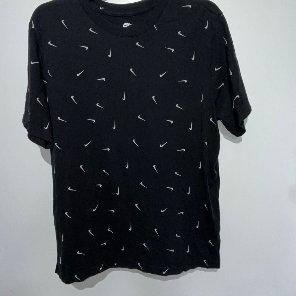 Nike Men's Black Sportswear Club All-Over Swoosh Logo Short Sleeve T-Shirt Large